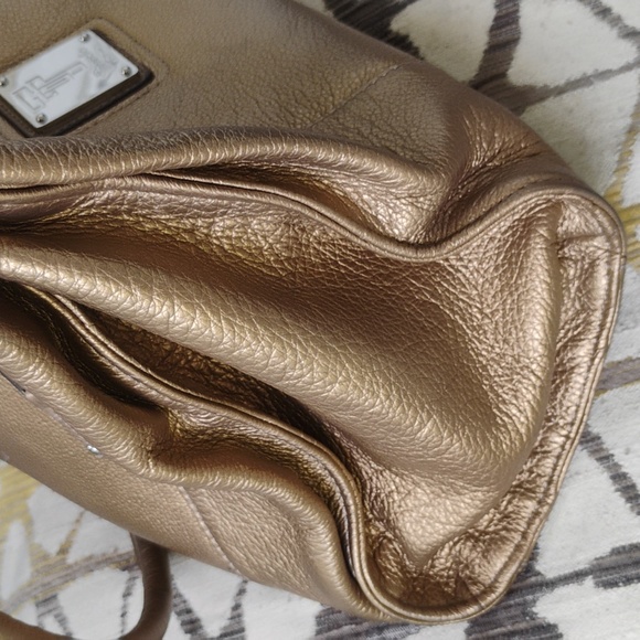 Tignanello Gold Leather Shoulder Bag - Picture 11 of 15